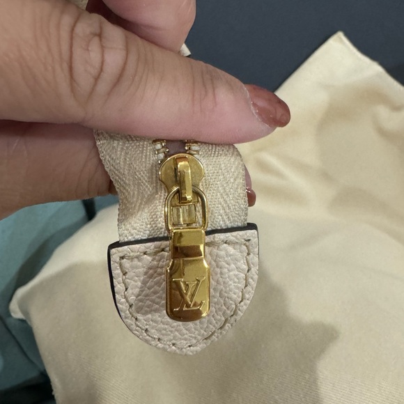 LOUIS VUITTON Creme Monogram Empreinte Leather Pool Poche Toilette 26 Pouch - Picture 5 of 7
